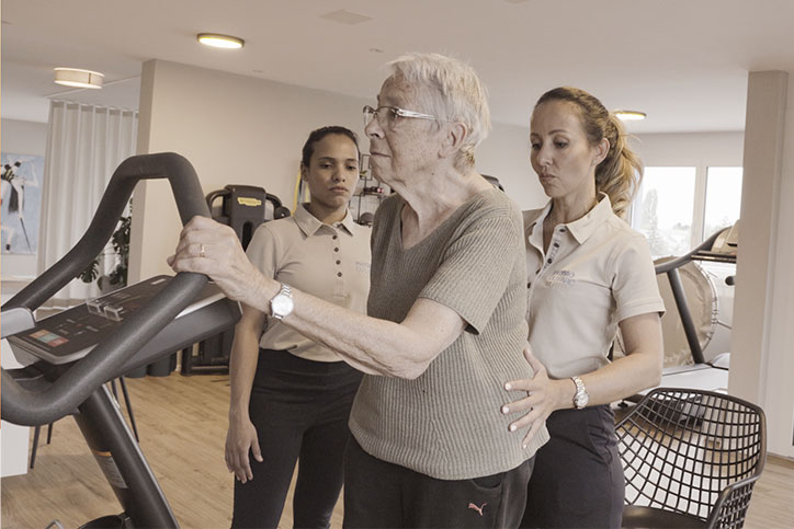 Geriatrische Physiotherapie, Aktivierung für ältere Menschen, Physio du Parc Murten, Physio du Lac Sugiez
